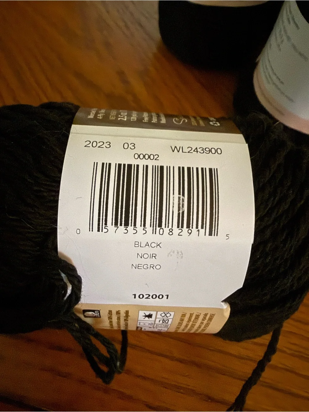 Peaches & Creme Black Cotton Yarn – 6-Pack 2.5oz skeins